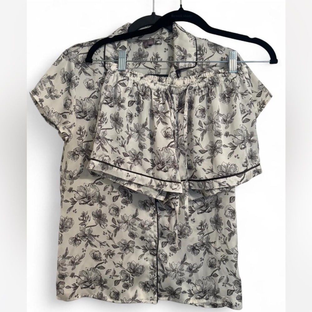 Nordstrom Black & Cream Sailor Collar Buttoned Pajamas